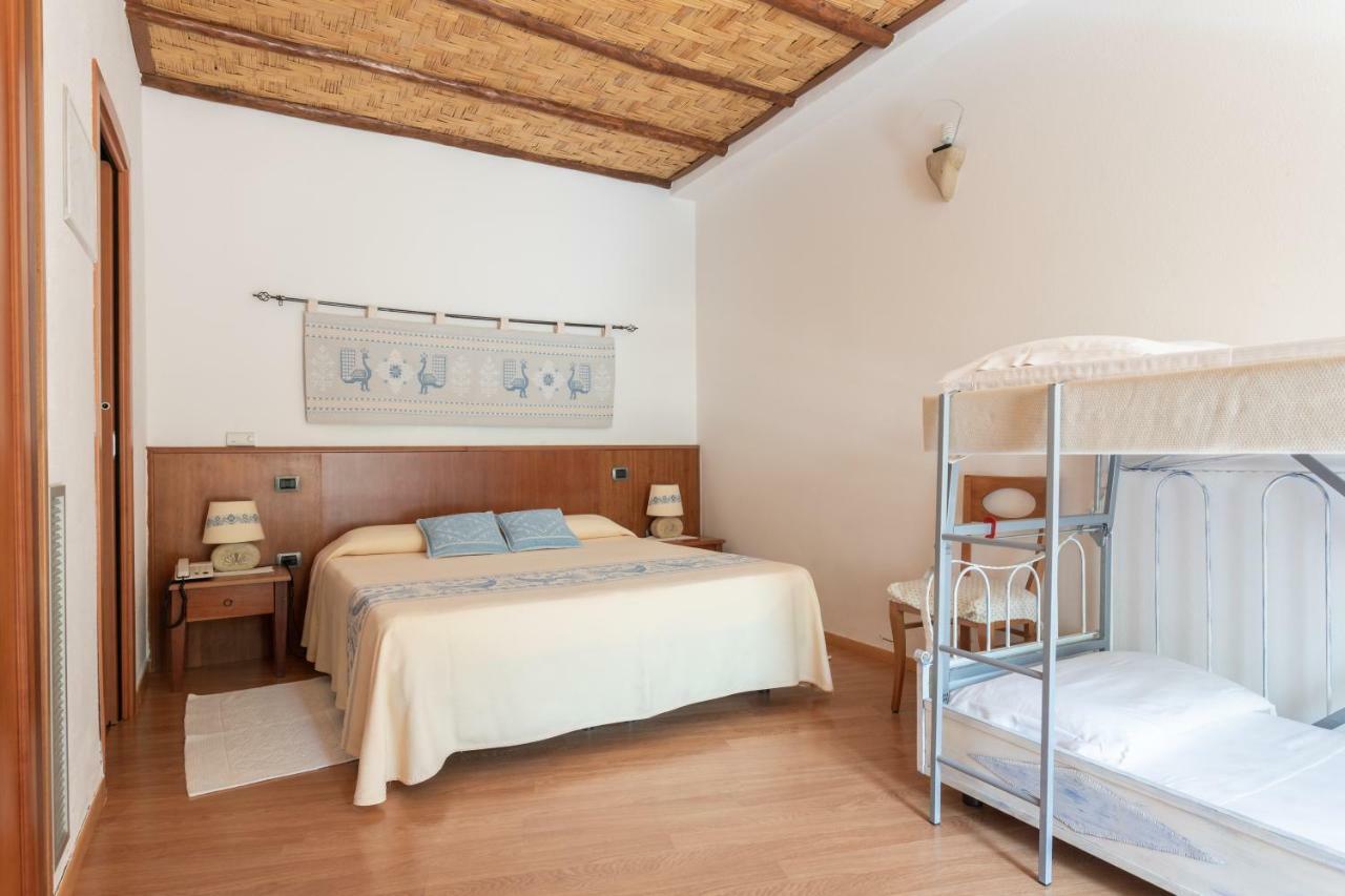 Hotel Villa Canu Кабрас Экстерьер фото